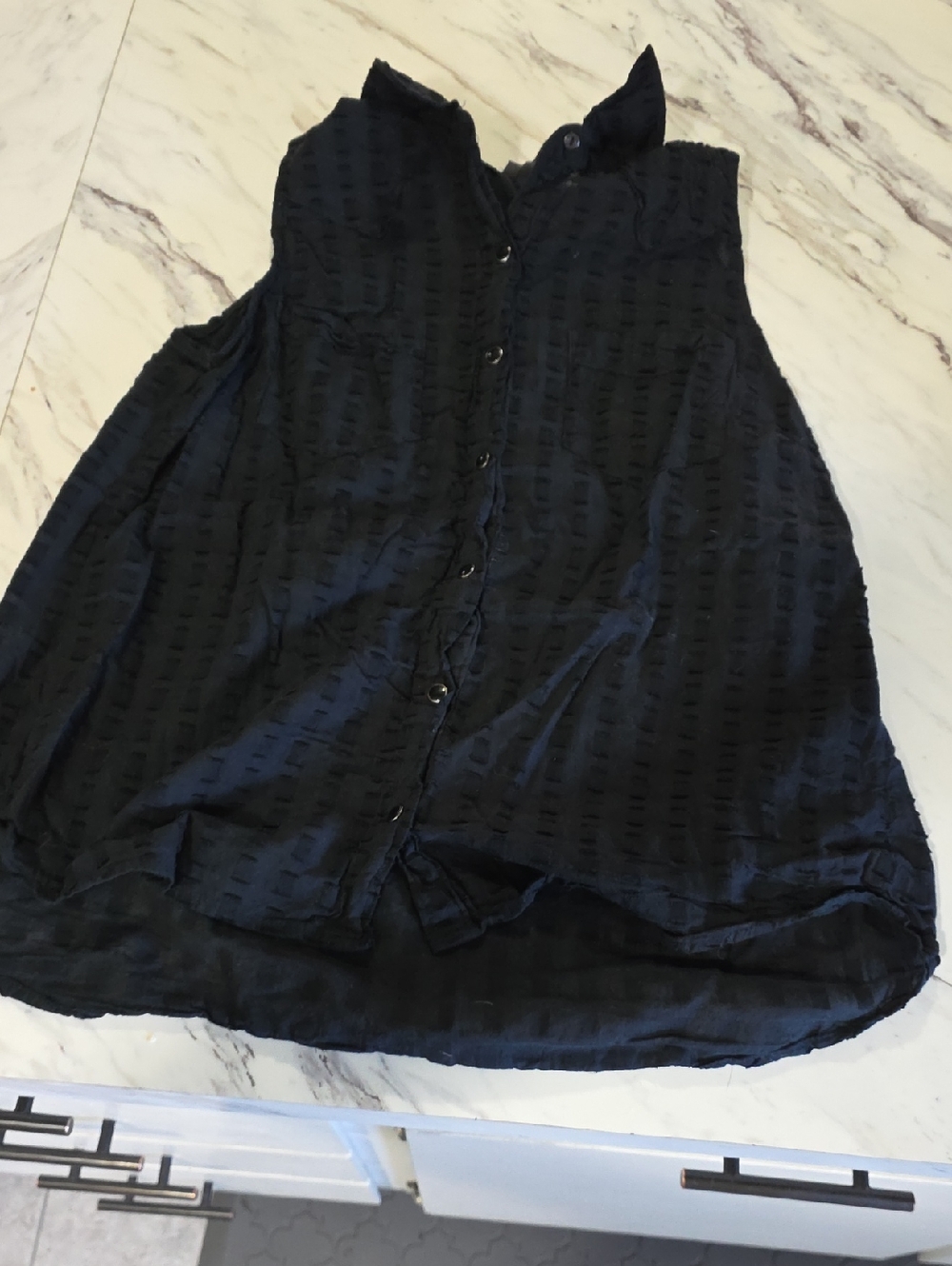 Wrangler Black Sleeveless Button-Down Top